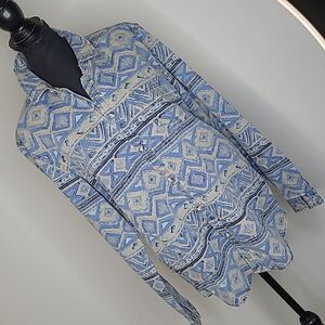 Urban Outfooters sz M denim button front shirt. NWT